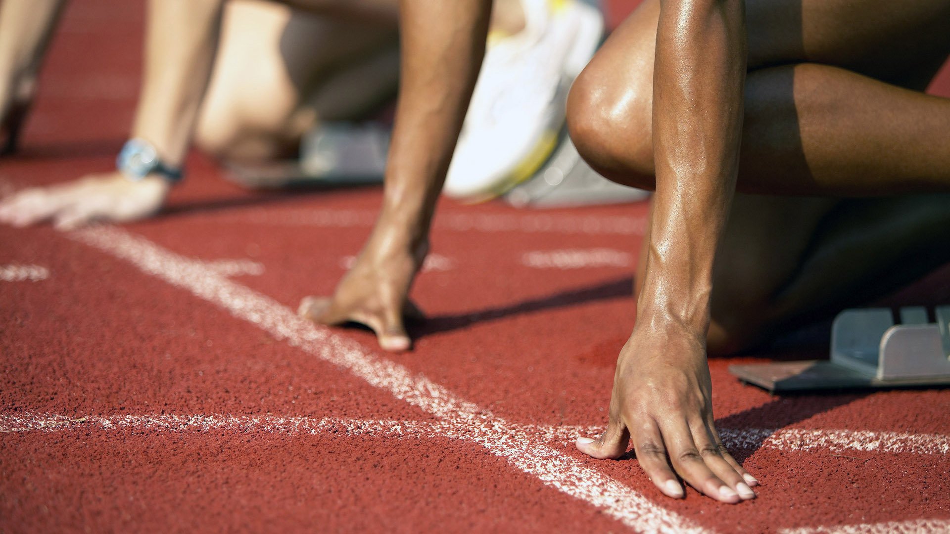 国家队在国际赛中通过阵容灵活性占据上风，国家队的比赛